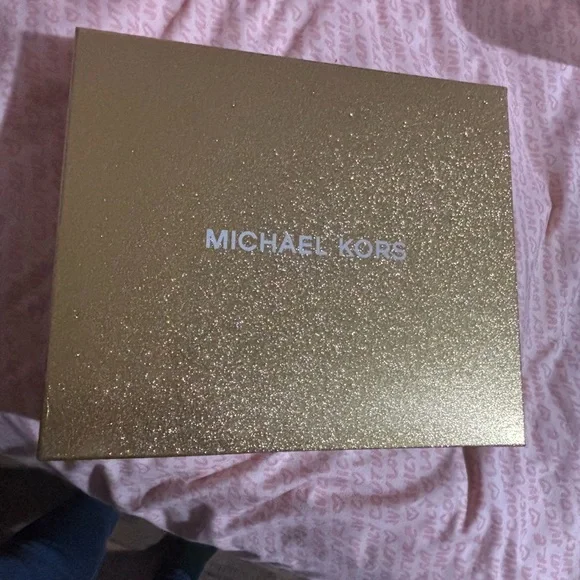 Michael Kors Crossbody Gift Set - Picture 6 of 7